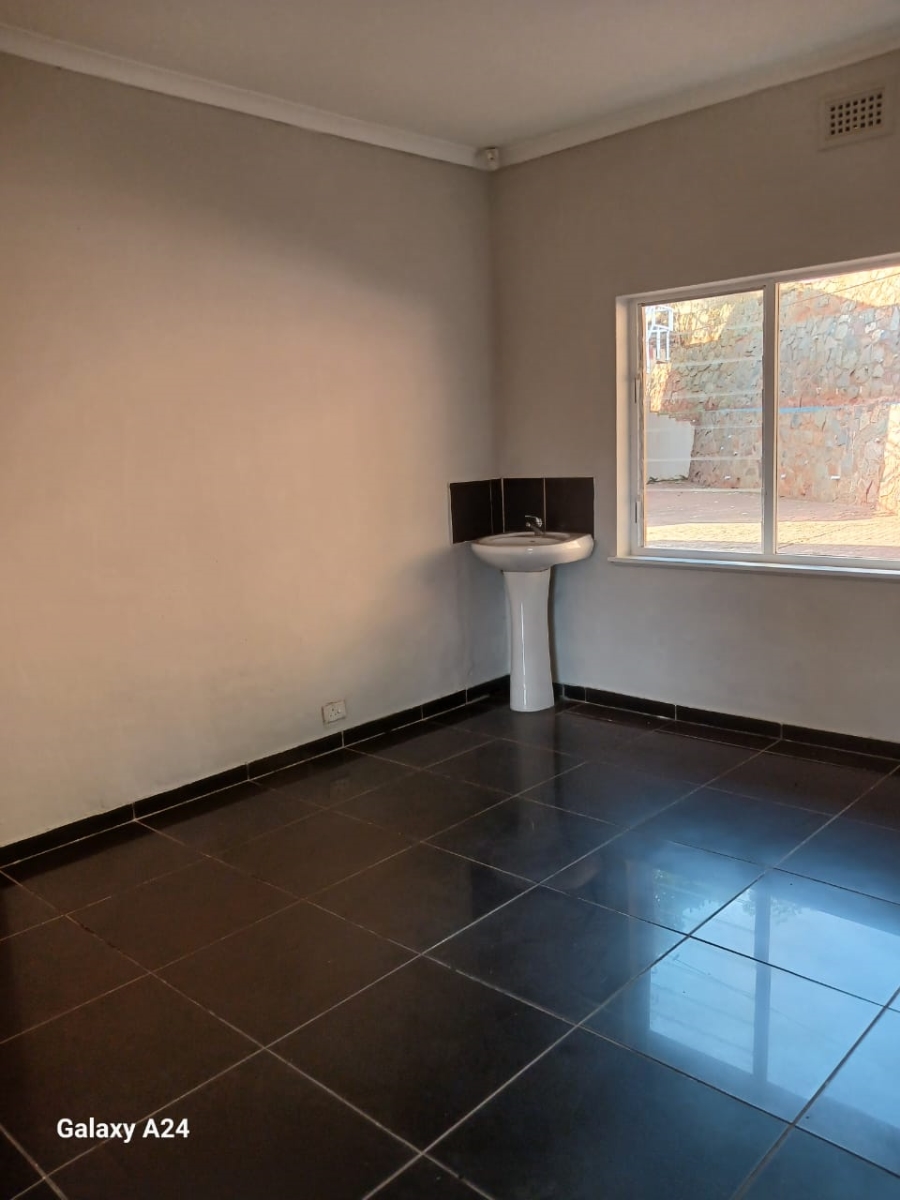 To Let 6 Bedroom Property for Rent in Yellowwood Park KwaZulu-Natal