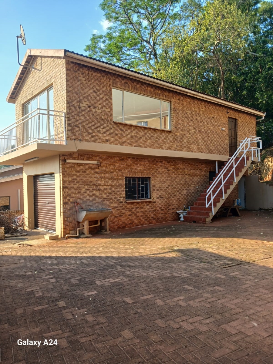To Let 6 Bedroom Property for Rent in Yellowwood Park KwaZulu-Natal
