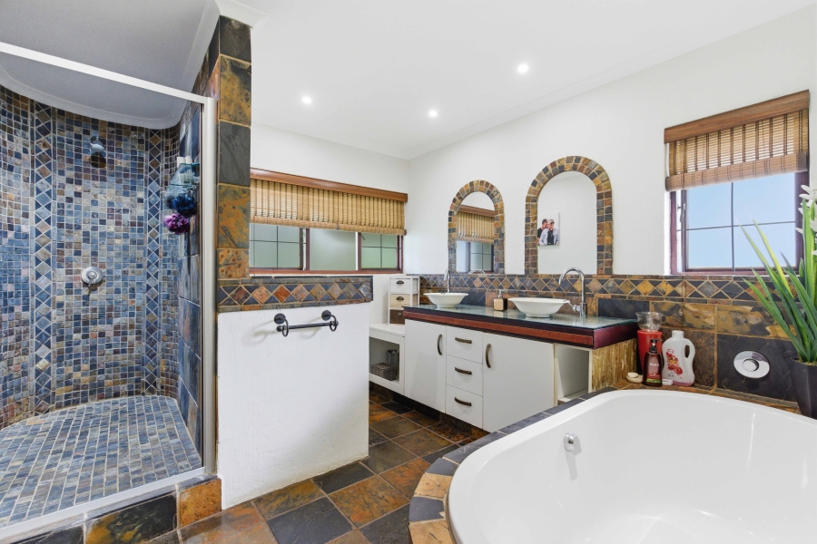 4 Bedroom Property for Sale in Gillitts KwaZulu-Natal