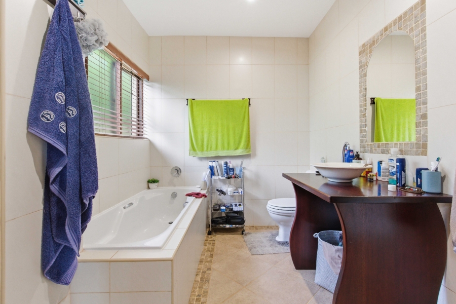 4 Bedroom Property for Sale in Gillitts KwaZulu-Natal