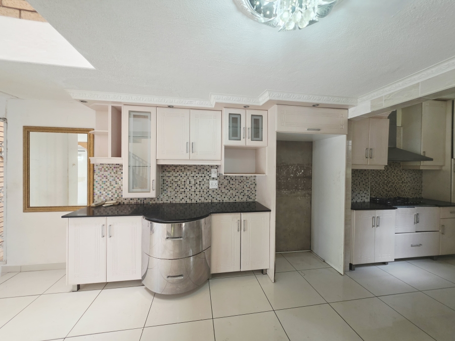 5 Bedroom Property for Sale in Nyala Park KwaZulu-Natal