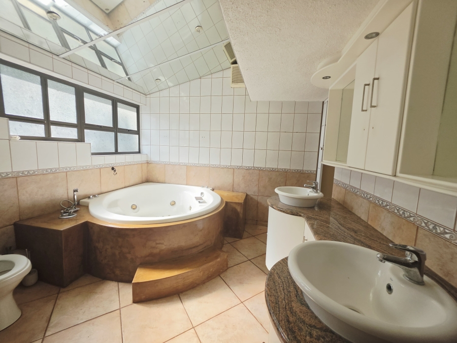 5 Bedroom Property for Sale in Nyala Park KwaZulu-Natal