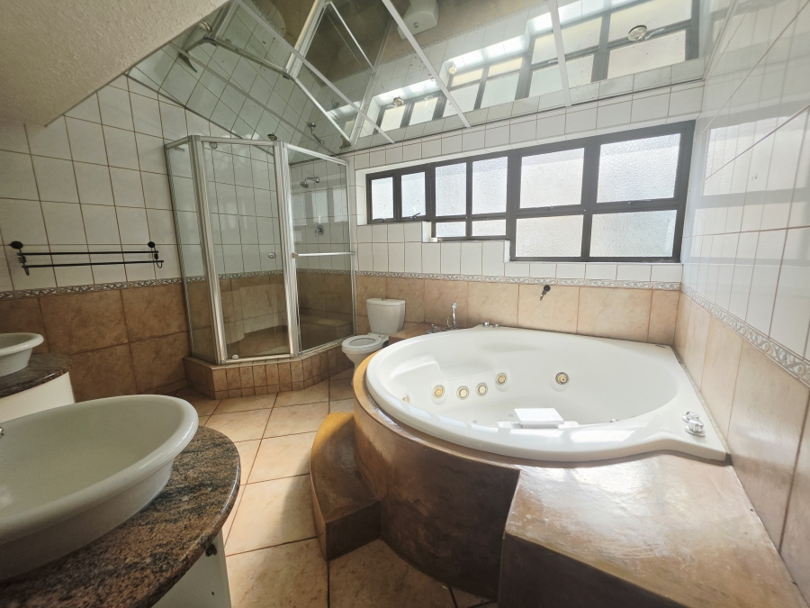 5 Bedroom Property for Sale in Nyala Park KwaZulu-Natal