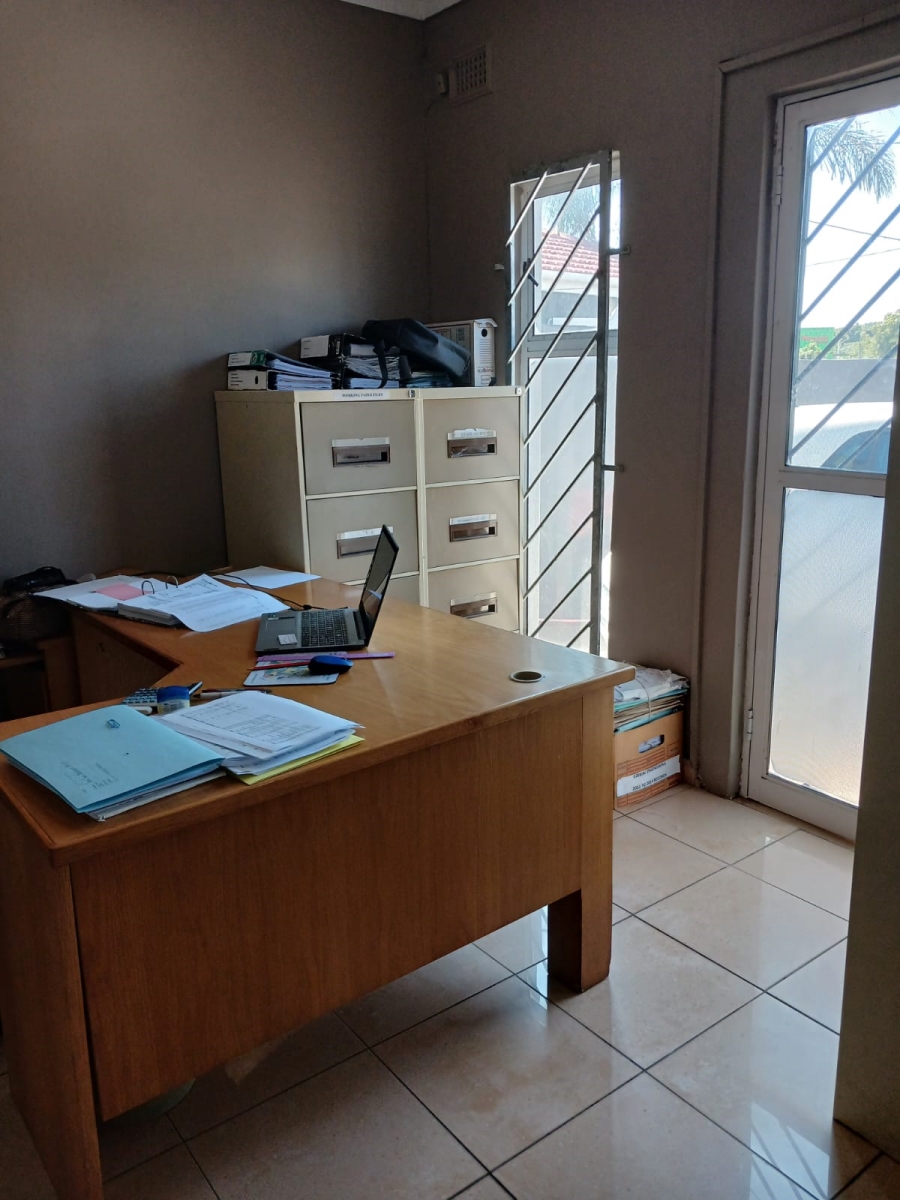 To Let Commercial Property for Rent in Bluff KwaZulu-Natal