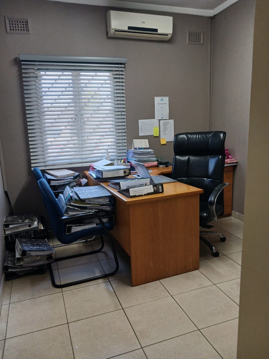 To Let Commercial Property for Rent in Bluff KwaZulu-Natal