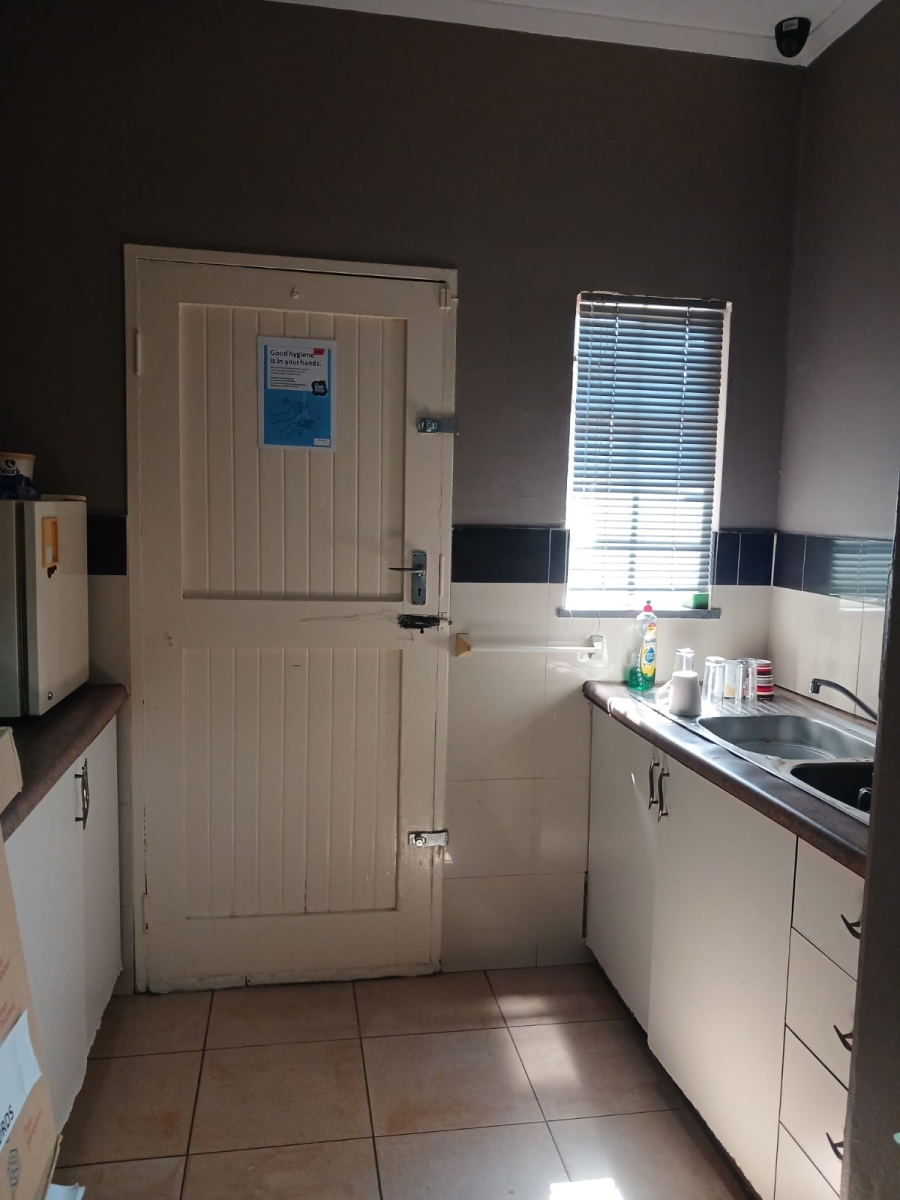 To Let Commercial Property for Rent in Bluff KwaZulu-Natal