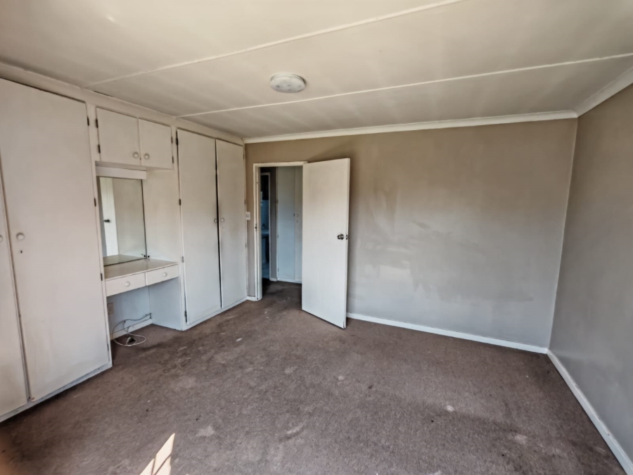 2 Bedroom Property for Sale in Sherwood KwaZulu-Natal