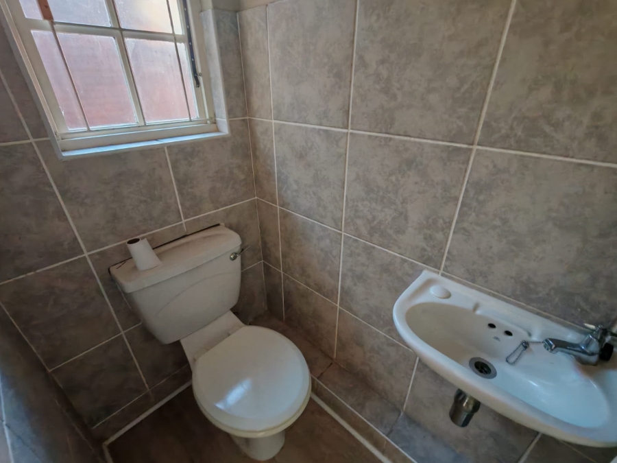 2 Bedroom Property for Sale in Sherwood KwaZulu-Natal
