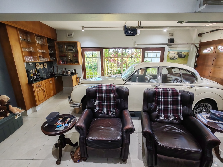 5 Bedroom Property for Sale in St Michaels On Sea KwaZulu-Natal