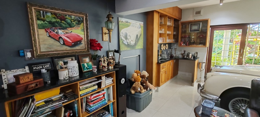 5 Bedroom Property for Sale in St Michaels On Sea KwaZulu-Natal