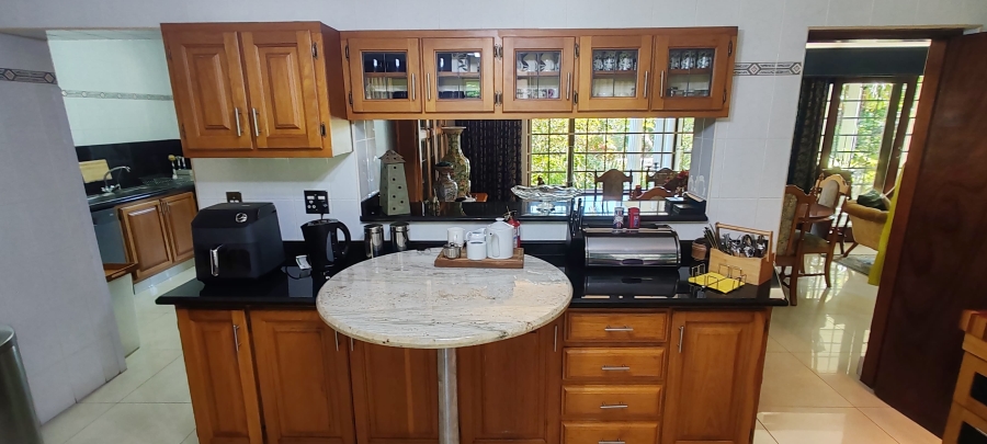 5 Bedroom Property for Sale in St Michaels On Sea KwaZulu-Natal