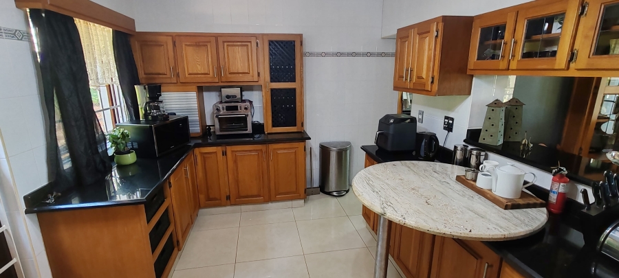 5 Bedroom Property for Sale in St Michaels On Sea KwaZulu-Natal