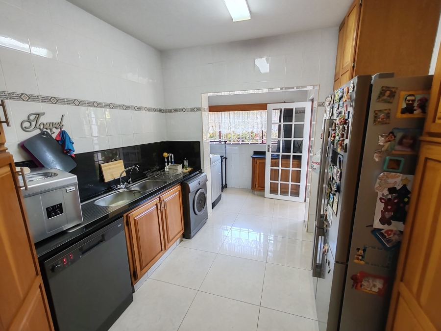 5 Bedroom Property for Sale in St Michaels On Sea KwaZulu-Natal