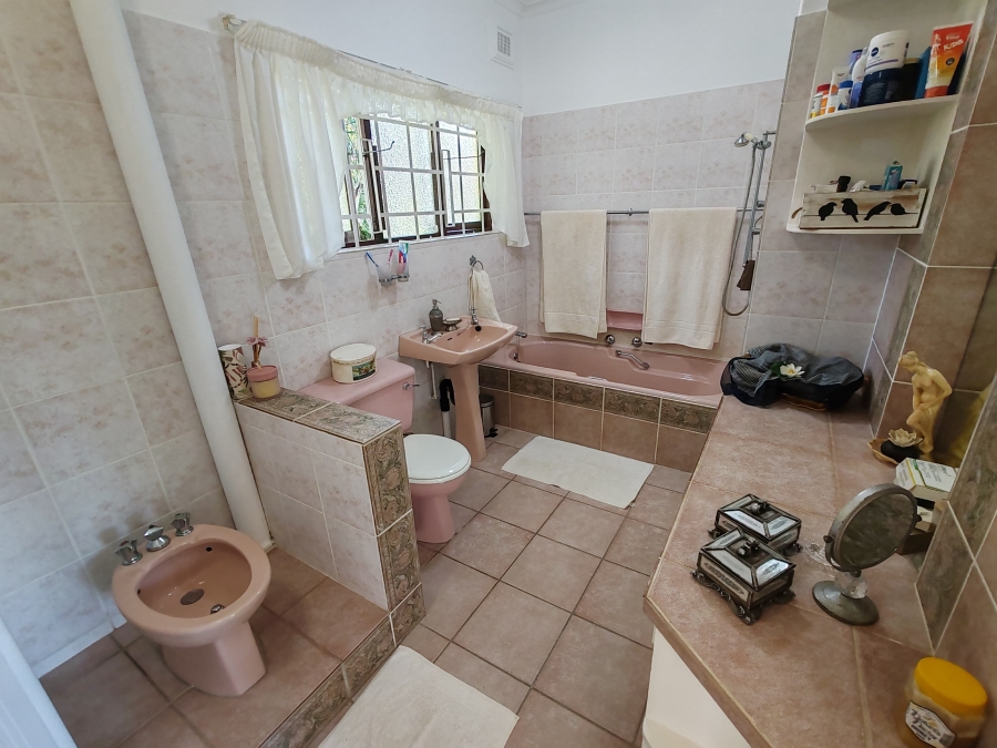 5 Bedroom Property for Sale in St Michaels On Sea KwaZulu-Natal