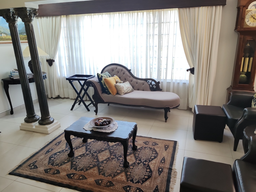 5 Bedroom Property for Sale in St Michaels On Sea KwaZulu-Natal