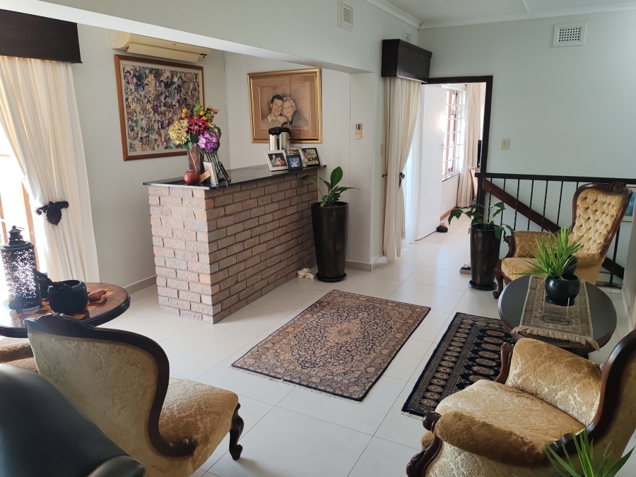 5 Bedroom Property for Sale in St Michaels On Sea KwaZulu-Natal