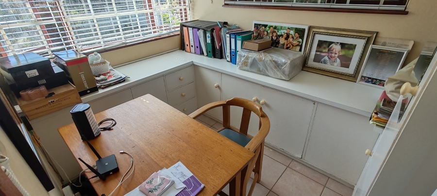 5 Bedroom Property for Sale in St Michaels On Sea KwaZulu-Natal