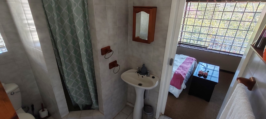 5 Bedroom Property for Sale in St Michaels On Sea KwaZulu-Natal