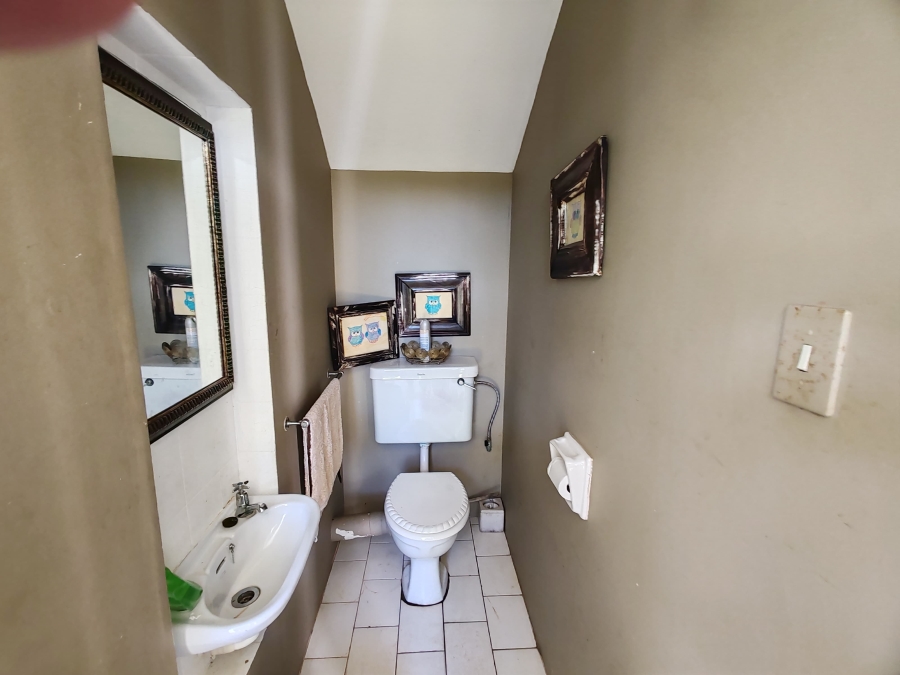 5 Bedroom Property for Sale in St Michaels On Sea KwaZulu-Natal