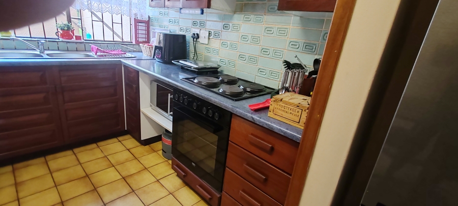 3 Bedroom Property for Sale in Uvongo KwaZulu-Natal