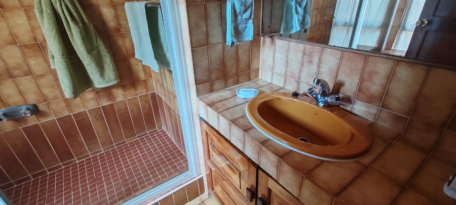 3 Bedroom Property for Sale in Uvongo KwaZulu-Natal