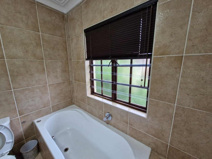 2 Bedroom Property for Sale in Clifton Hill Estate KwaZulu-Natal