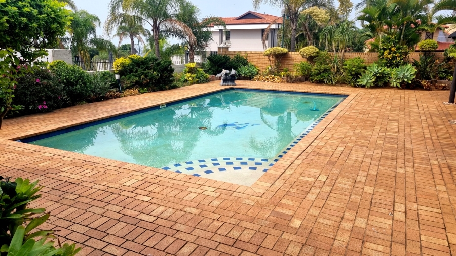 To Let 1 Bedroom Property for Rent in Umhlanga KwaZulu-Natal