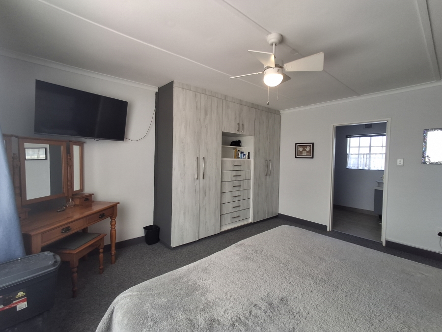 3 Bedroom Property for Sale in Greendale KwaZulu-Natal