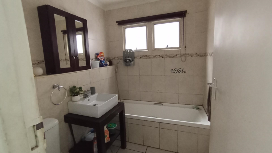 2 Bedroom Property for Sale in Sherwood KwaZulu-Natal
