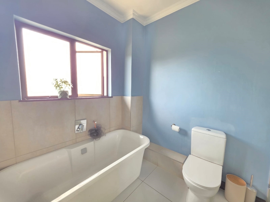 To Let 4 Bedroom Property for Rent in Acutts Estate KwaZulu-Natal