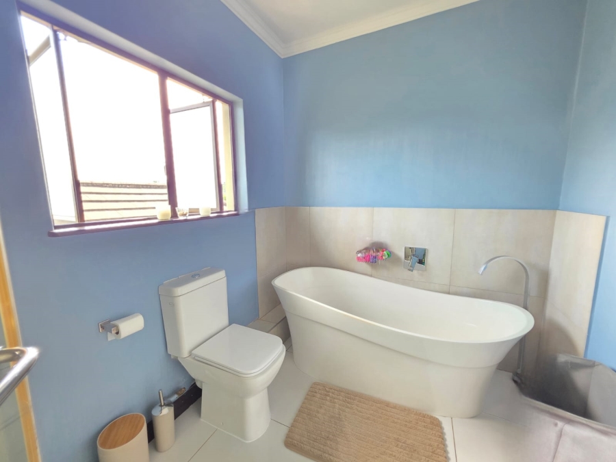 To Let 4 Bedroom Property for Rent in Acutts Estate KwaZulu-Natal