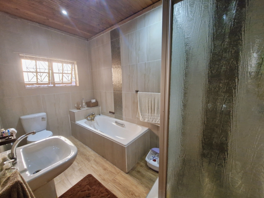 4 Bedroom Property for Sale in La Mercy KwaZulu-Natal