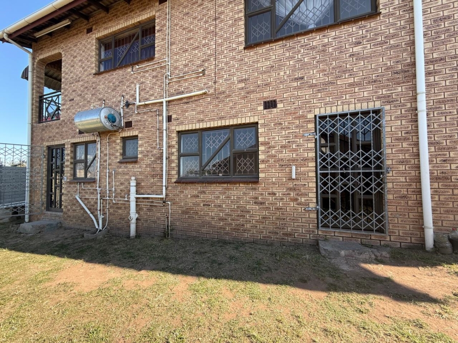 6 Bedroom Property for Sale in Moorton KwaZulu-Natal