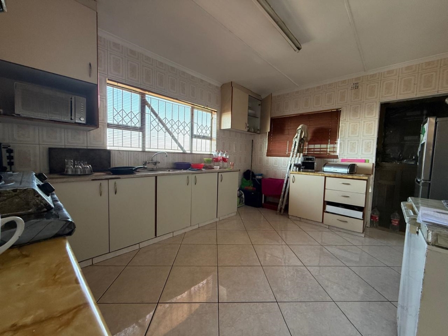 6 Bedroom Property for Sale in Moorton KwaZulu-Natal