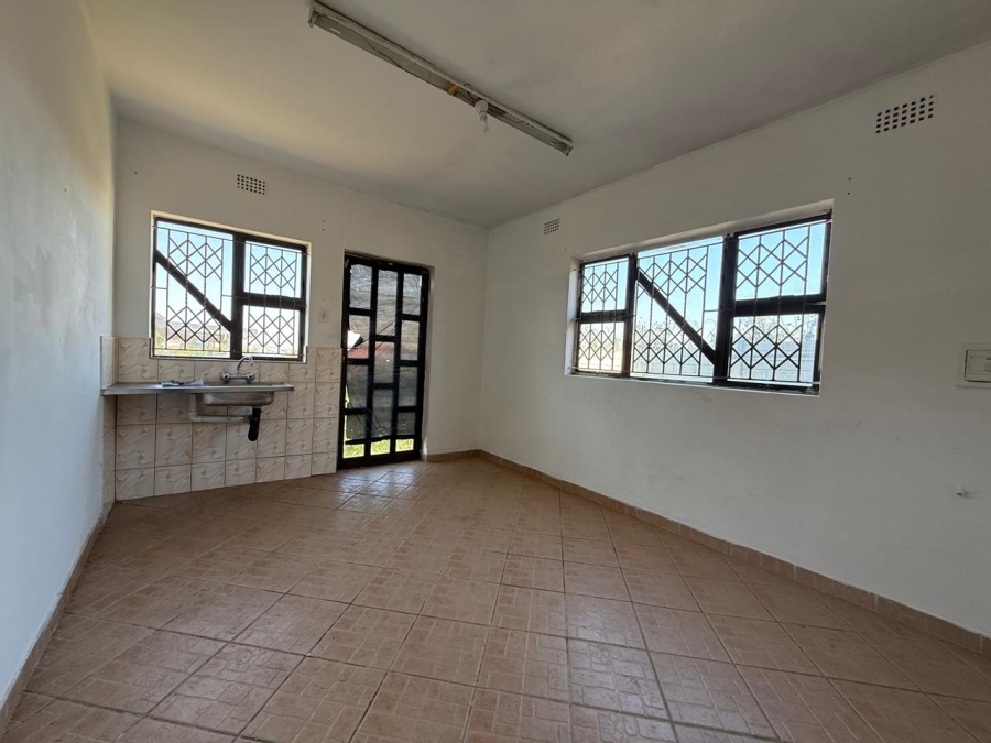 6 Bedroom Property for Sale in Moorton KwaZulu-Natal