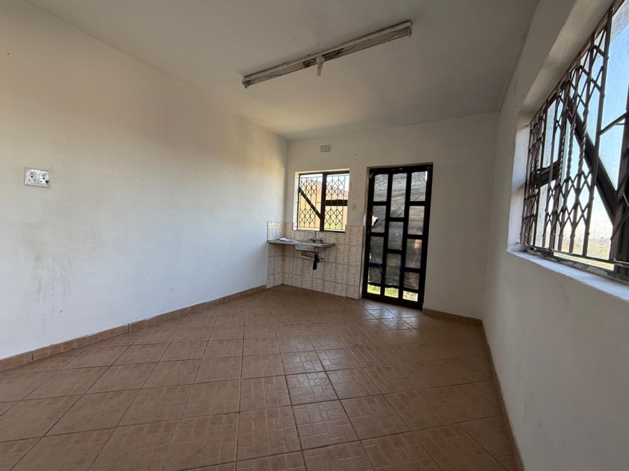 6 Bedroom Property for Sale in Moorton KwaZulu-Natal