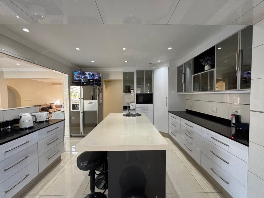 5 Bedroom Property for Sale in Isipingo Beach KwaZulu-Natal