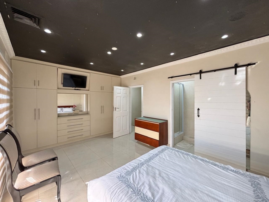 5 Bedroom Property for Sale in Isipingo Beach KwaZulu-Natal