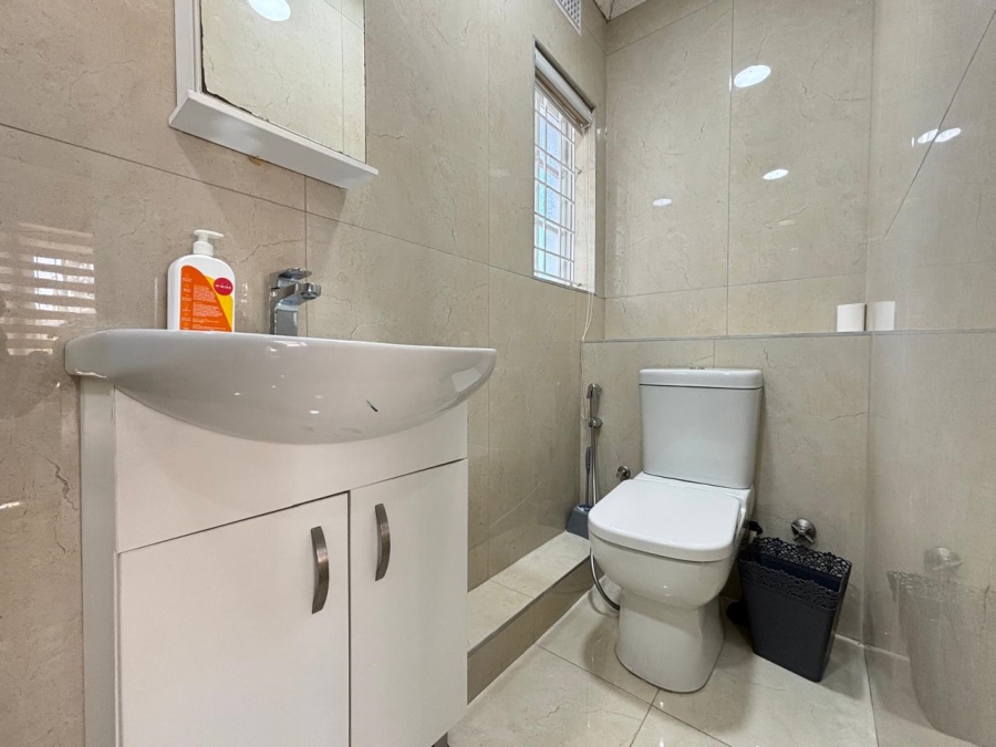 5 Bedroom Property for Sale in Isipingo Beach KwaZulu-Natal