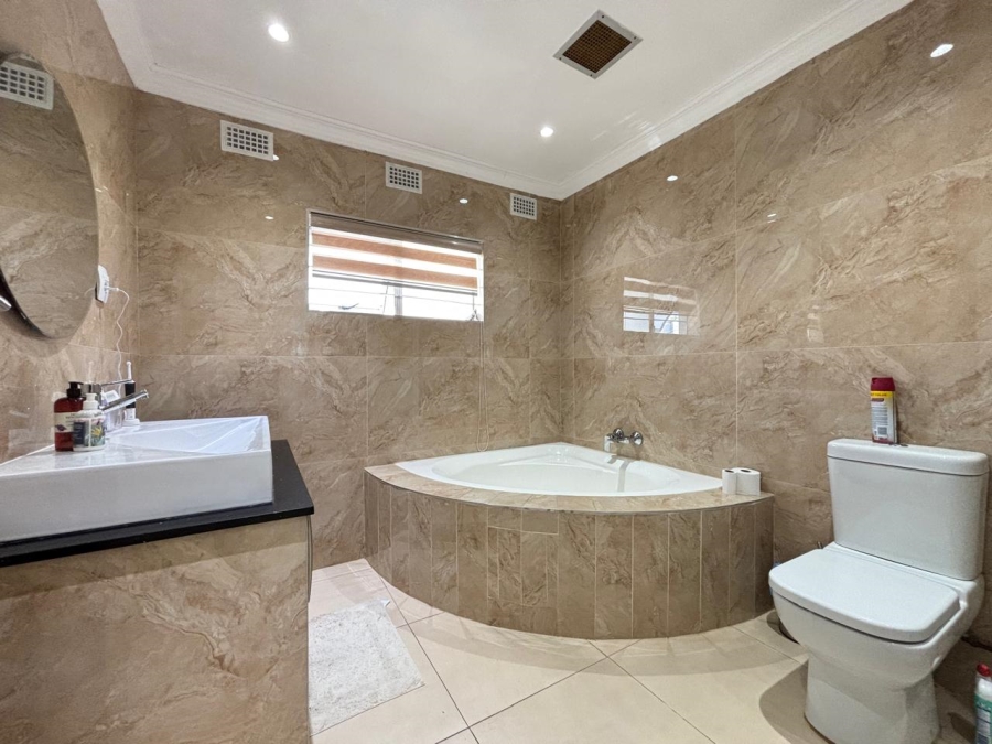 5 Bedroom Property for Sale in Isipingo Beach KwaZulu-Natal