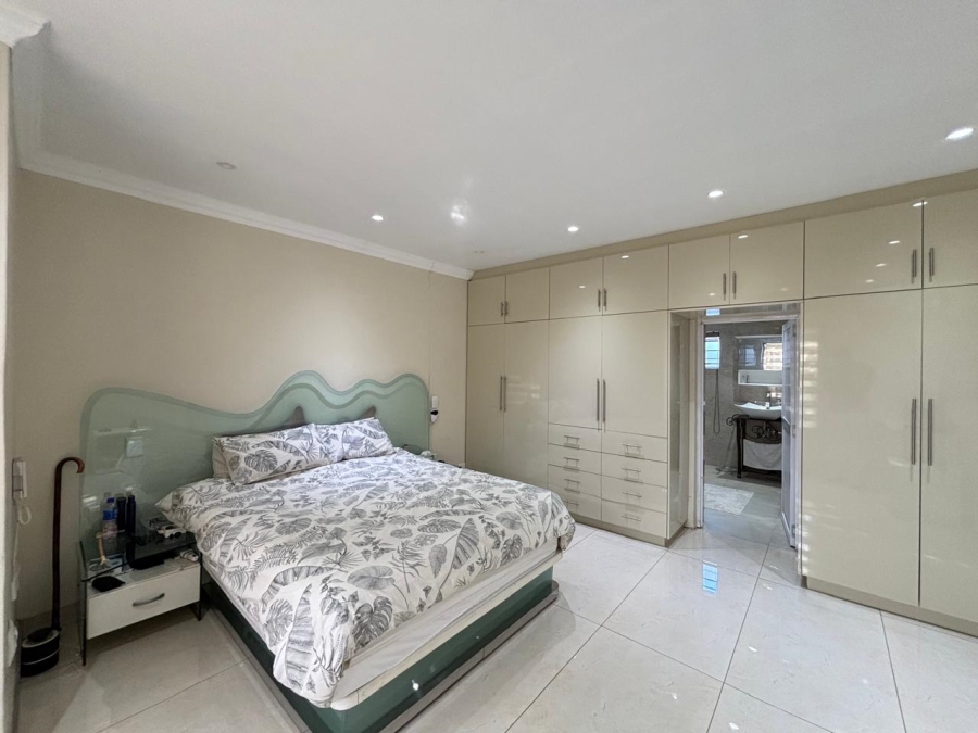 5 Bedroom Property for Sale in Isipingo Beach KwaZulu-Natal