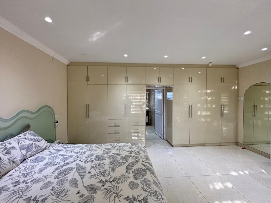 5 Bedroom Property for Sale in Isipingo Beach KwaZulu-Natal