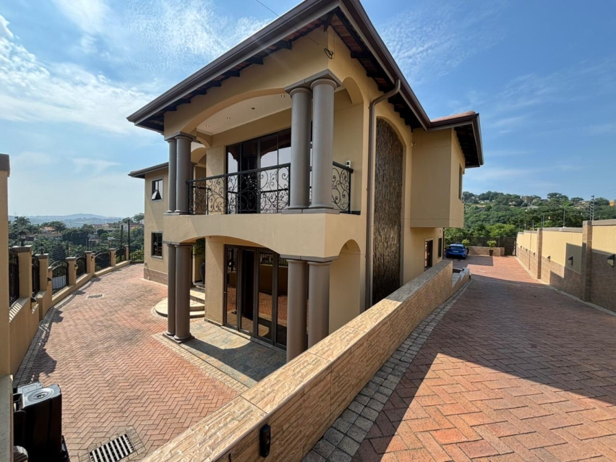6 Bedroom Property for Sale in Reservoir Hills KwaZulu-Natal