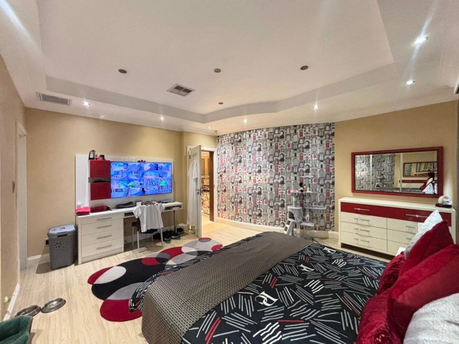 6 Bedroom Property for Sale in Reservoir Hills KwaZulu-Natal