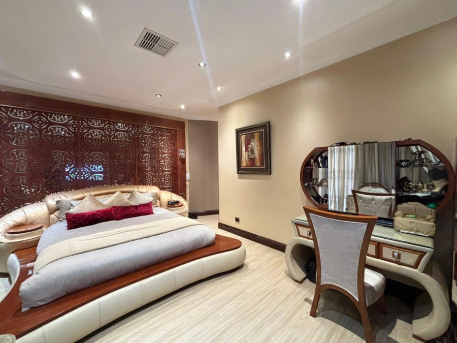 6 Bedroom Property for Sale in Reservoir Hills KwaZulu-Natal