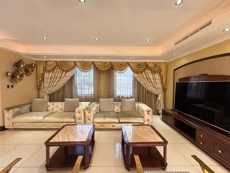 6 Bedroom Property for Sale in Reservoir Hills KwaZulu-Natal