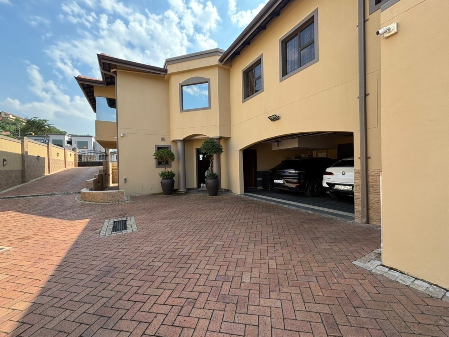 6 Bedroom Property for Sale in Reservoir Hills KwaZulu-Natal