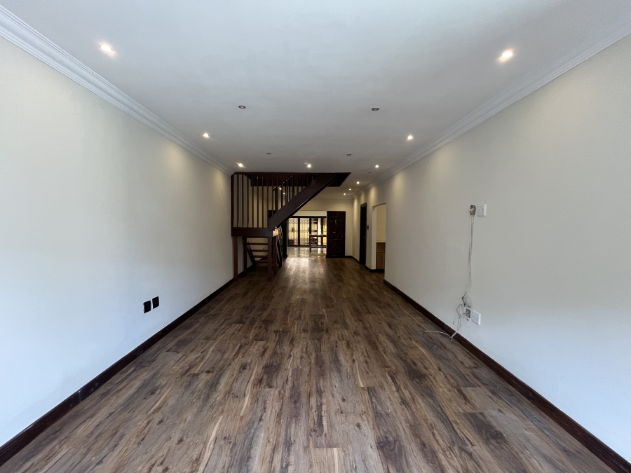 5 Bedroom Property for Sale in Grove End KwaZulu-Natal