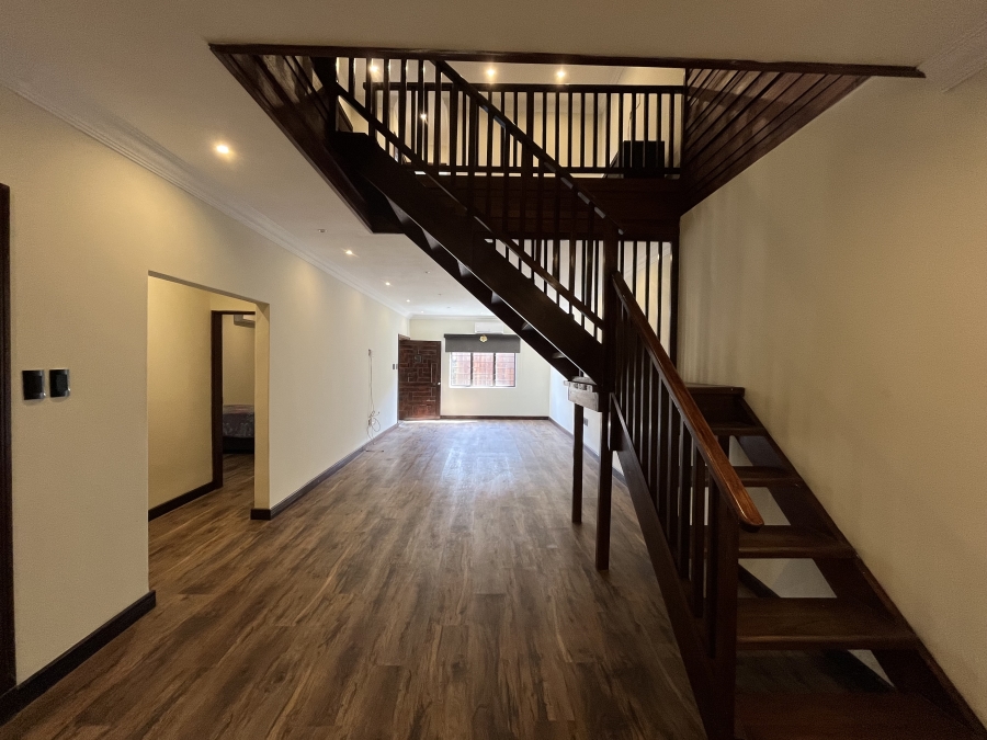 5 Bedroom Property for Sale in Grove End KwaZulu-Natal