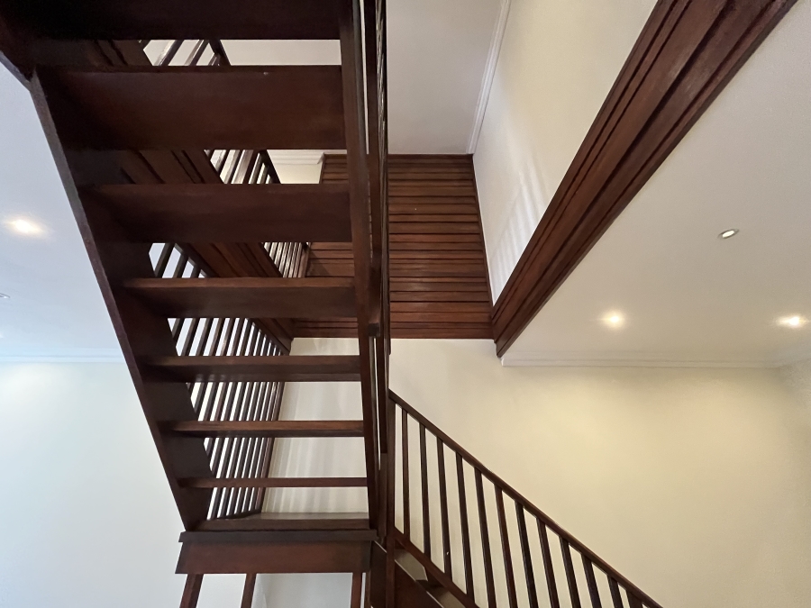 5 Bedroom Property for Sale in Grove End KwaZulu-Natal